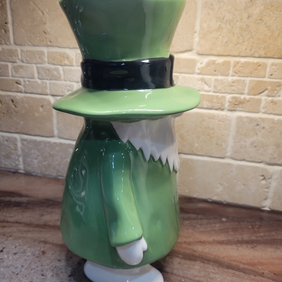 Rae Dunn Kiss Me St. Patrick Gnome - Picture 4 of 4